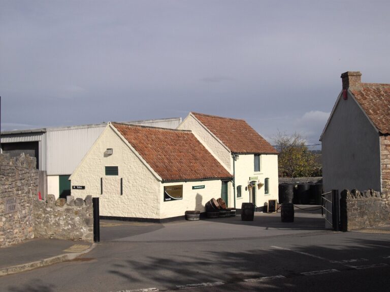 Thatchers cider shop, Sandford