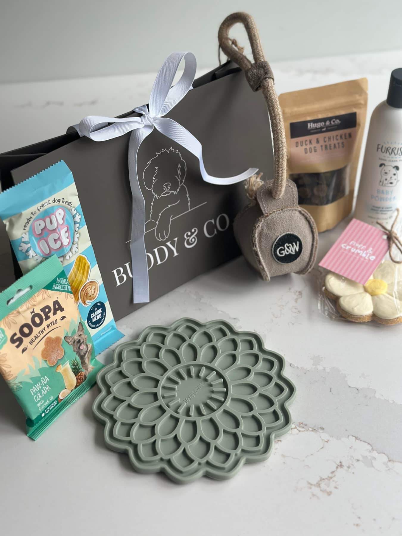 Buddy & Co luxury dog hamper